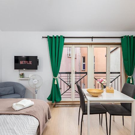 Private Retreat Close To Stations In Praha 3 ภายนอก รูปภาพ